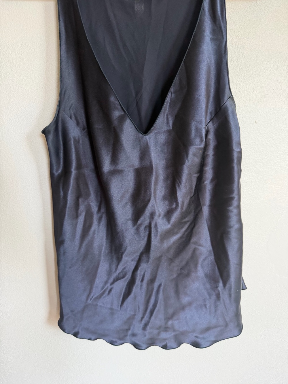 Garnet Hill Sleeveless Vneck Silk Blouse Navy 8 - Picture 4 of 5